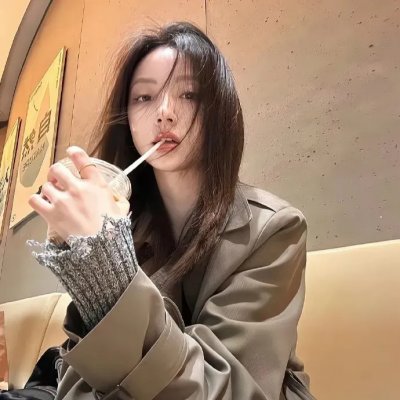 公园里的女孩